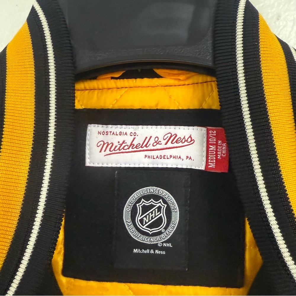 NEW Mitchell & Ness Youth Boston Bruins Jacket 10/12 M - Picture 4 of 5